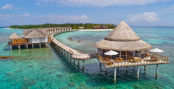 Furaveri Island Resort & Spa 5*