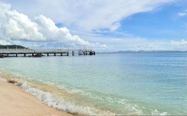 Courtyard by Marriott Phuket Town 4*, Elixir Koh Yao Yai 4*, Khao Lak Bhandari Resort & Spa 4* und optional Radisson Suites Bangkok Sukhumvit 4*