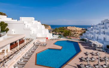 Adults Only: Hotel Barcelo Portinatx 4*