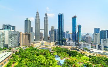 Ritz-Carlton Kuala Lumpur 5* & Tanjong Jara Resort 5* & optional Singapur