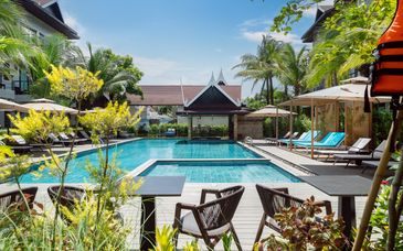 Royal Orchid Sheraton Riverside Hotel Bangkok 5*, Grand Mercure Krabi Ao Nang 5* & Howard Johnson by Wyndham Phuket Naiyang 4* oder Kantary Beach Hotel Khao Lak 4*