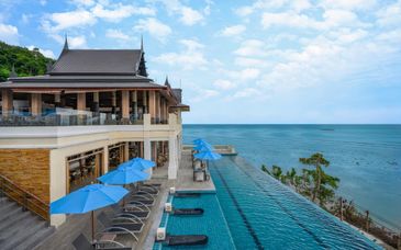 Namaka Resort Kamala 5*, Island Escape Burasari 5*, Le Méridien Khao Lak Resort & Spa 5* und optional Radisson Suites Bangkok Sukhumvit 4*