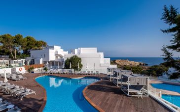 Adults Only: Hotel Barcelo Portinatx 4*
