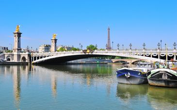 TRIBE Paris La Défense 4*