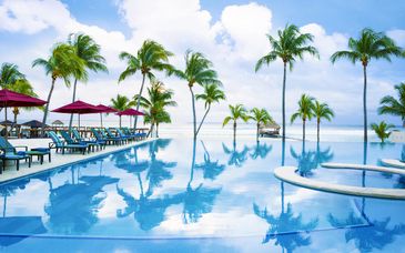 Autotour en libertad con estancia en The Fives Beach Hotel & Residences 5*