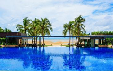 Phuket Marriott Resort & Spa, Nai Yang Beach 5*, Le Méridien Khao Lak Resort & Spa 5* et extension possible au Pullman G Bangkok 5*