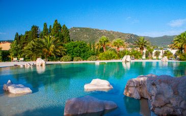 Hôtel Tarthesh 4* avec vols ou ferries