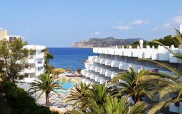 Fergus Style Cala Blanca Suites 4* avec vol ou ferries