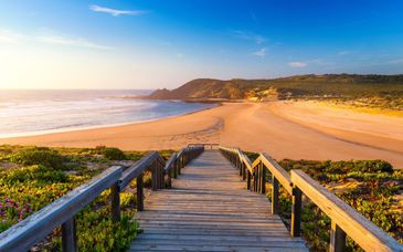 Wine & Books by the Sea, Algarve Resort 5*