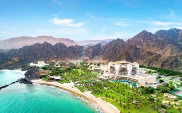 Al Bustan Palace, A Ritz-Carlton Hotel 5* et extension possible sur la majestueuse « Montagne verte » 