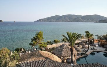 Gloria Maris Hotel Suites and Villa 4*