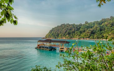 Moxy Kuala Lumpur Chinatown 4*, Perhentian Marriott Resort & Spa 5* e Dusit Thani Laguna Singapore 5* in opzione