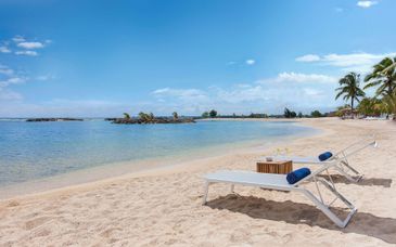 Hotel Veranda Pointe aux Biche 4*
