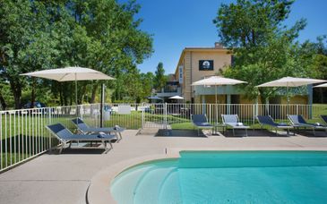 Hotel Suite Home Aix en Provence Sud 4*