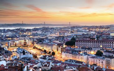 Lumen Hotel & The Lisbon Light Show 4*