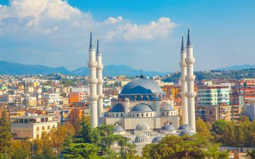 Bazaar Hotel 4* con escursione a Belsh e Berat