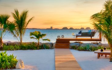 Luxe Collectie: The Ritz-Carlton Al Hamra Beach 5* + optionele voorverlenging in The Ritz-Carlton Al Wadi Desert 5*