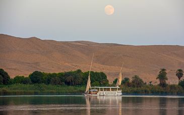 10 night premium tour: Delicate Dahabeya 