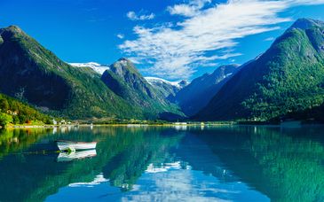 8-night tour: Spectacular Norwegian fjords and cruise