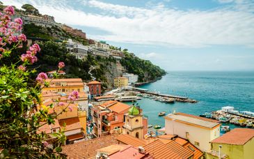 5 - 14 nights: 4* hotel in Sorrento with two excursions included 