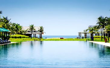 Duo: Tour in 4* and 5* hotels & Tui Blue Nam Hoi An 5*