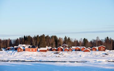 4 - 7 night stay: Authentic Lapland wilderness gateway
