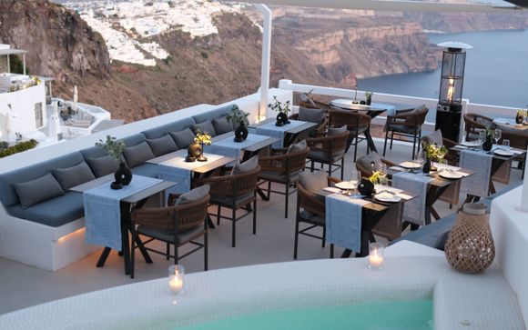Aqua Luxury Suites Santorini 5*
