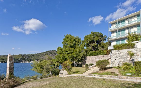 Poussez les portes du Xenia Poros Image Hotel 4*