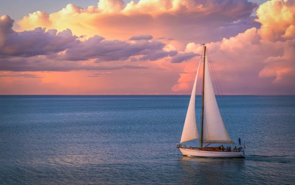 Eine Bootsfahrt bei Sonnenuntergang von Rhodos nach Lindos