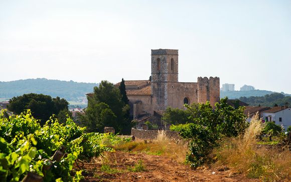 Sant Pere de Ribes, en la Costa del Garraf, te espera