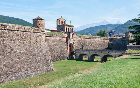 Jaca, en Huesca, te espera