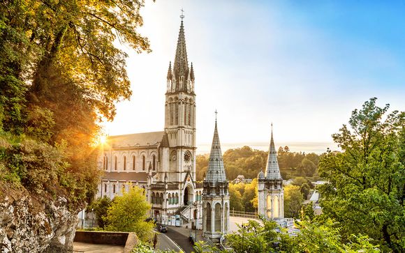Lourdes, en Francia, te espera