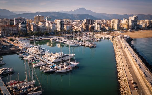 Gandía, en la Costa de Valencia, te espera