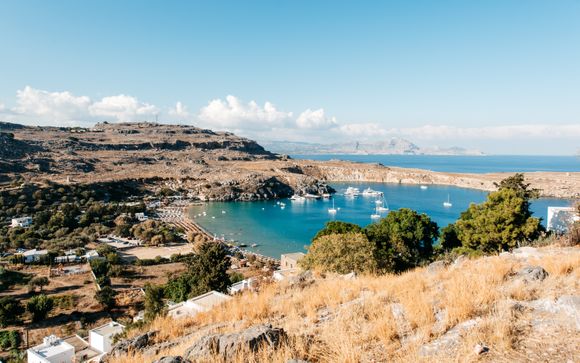 Lindos, en Rodas, te espera