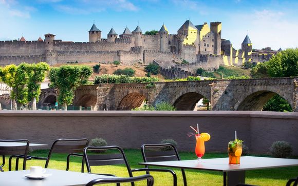Elegancia y confort con vistas a la ciudad medieval