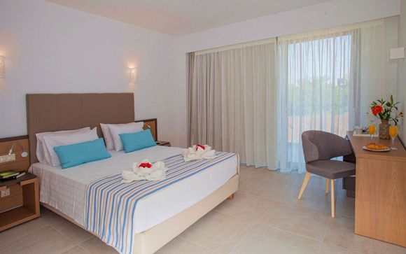 Minos Aparthotel and Suites 4*
