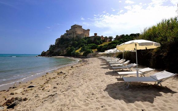 El Hotel Falconara Charming House Resort & SPA 4* le abre sus puertas