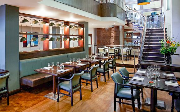 Clayton Crown Hotel 4*