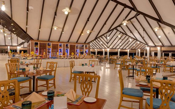 Holiday Island Resort & Spa 4*