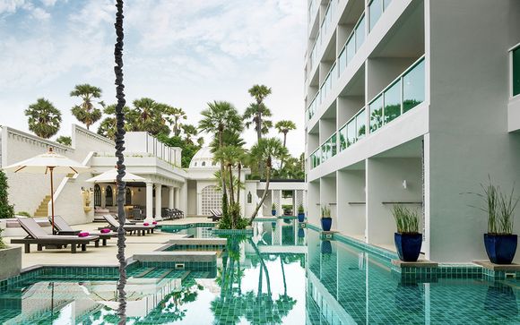 LiT Bangkok 5* y Chanalai Romantica Resort 4*