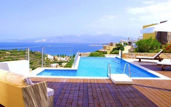 Pleiades Luxurious Villas 4*