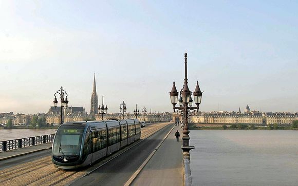 Itinerario: Vuelo de Gravedad Cero + 3 noches de hotel