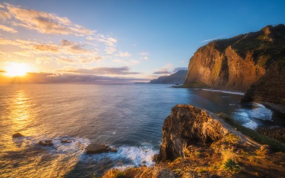 Excursion au coucher du soleil en bateau traditionnel à Madère