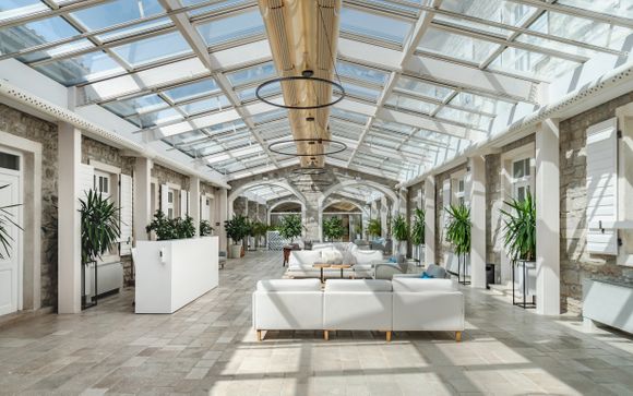 Poussez les portes du Lazure Marina & Hotel 5*