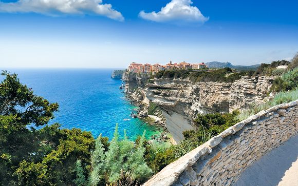 Autotour de Bastia à Ajaccio en 8 jours/7 nuits en hôtels 4*
