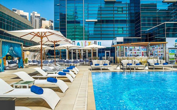 Luxe émirati avec vue sur le Burj Khalifa