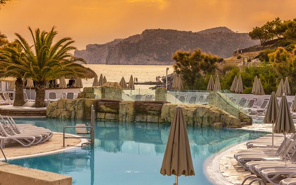 Fergus Style Cala Blanca Suites 4*