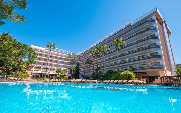 Golden Port Salou & Spa 4* avec entrées à PortAventura World