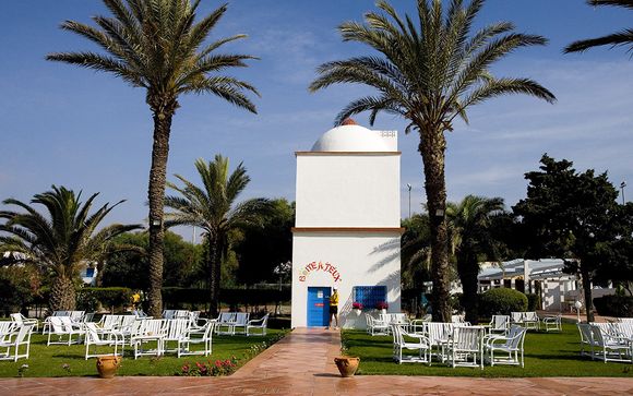 Poussez les portes du Club Salammbo 4*