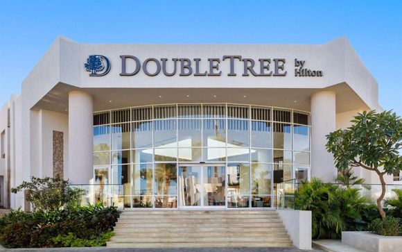 DoubleTree By Hilton Sharks Bay Resort 4*